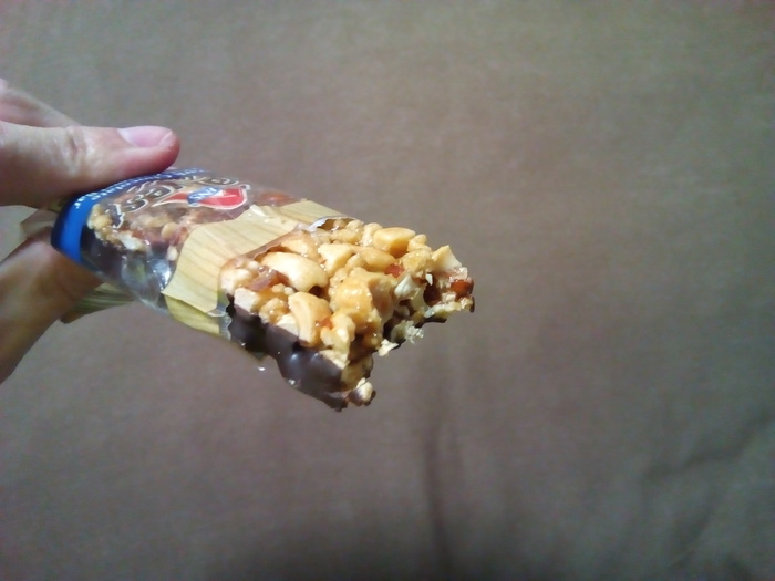 アトキンス ハーベストトレイル ダークチョコレートシーソルトキャラメルバー バーの食後